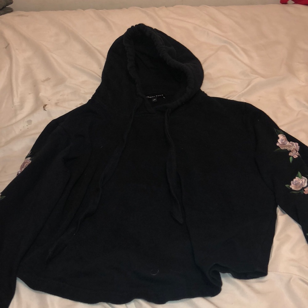 Kendall and Kylie rose black hoodie (never worn)